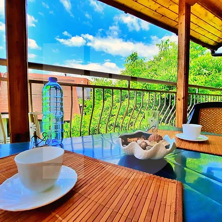 The Highground Hideout Apartman